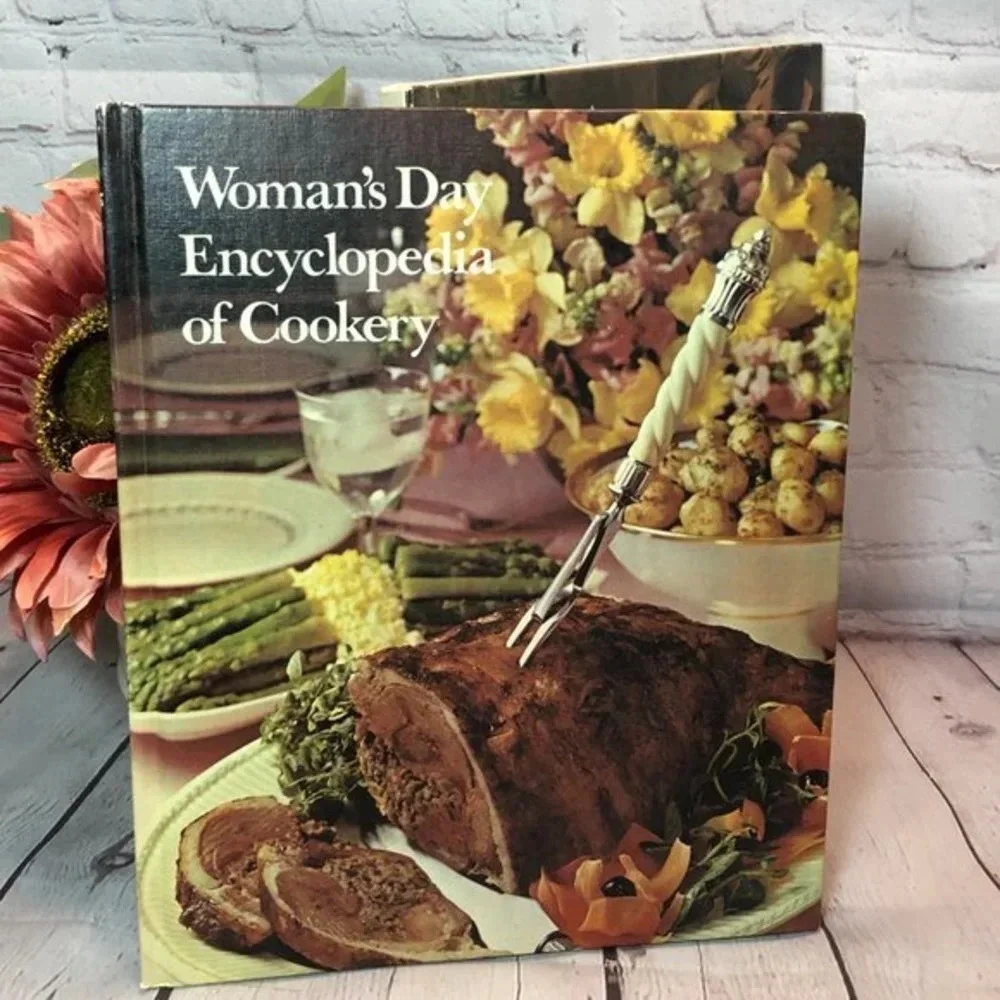 cookbook WOMAN'S DAY ENCYCLOPEDIA OF COOKERY Vintage 1973